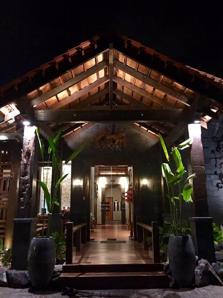 Ipoh Bali Hotel Экстерьер фото